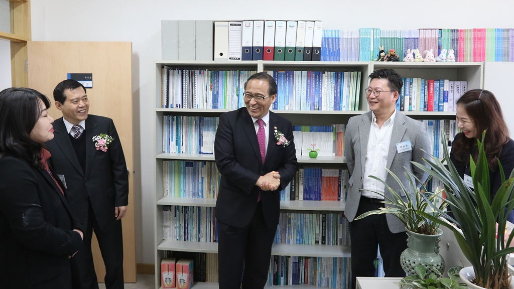 홍윤식 장관, 한국지방행정연구원 청사이전 기념행사 참석