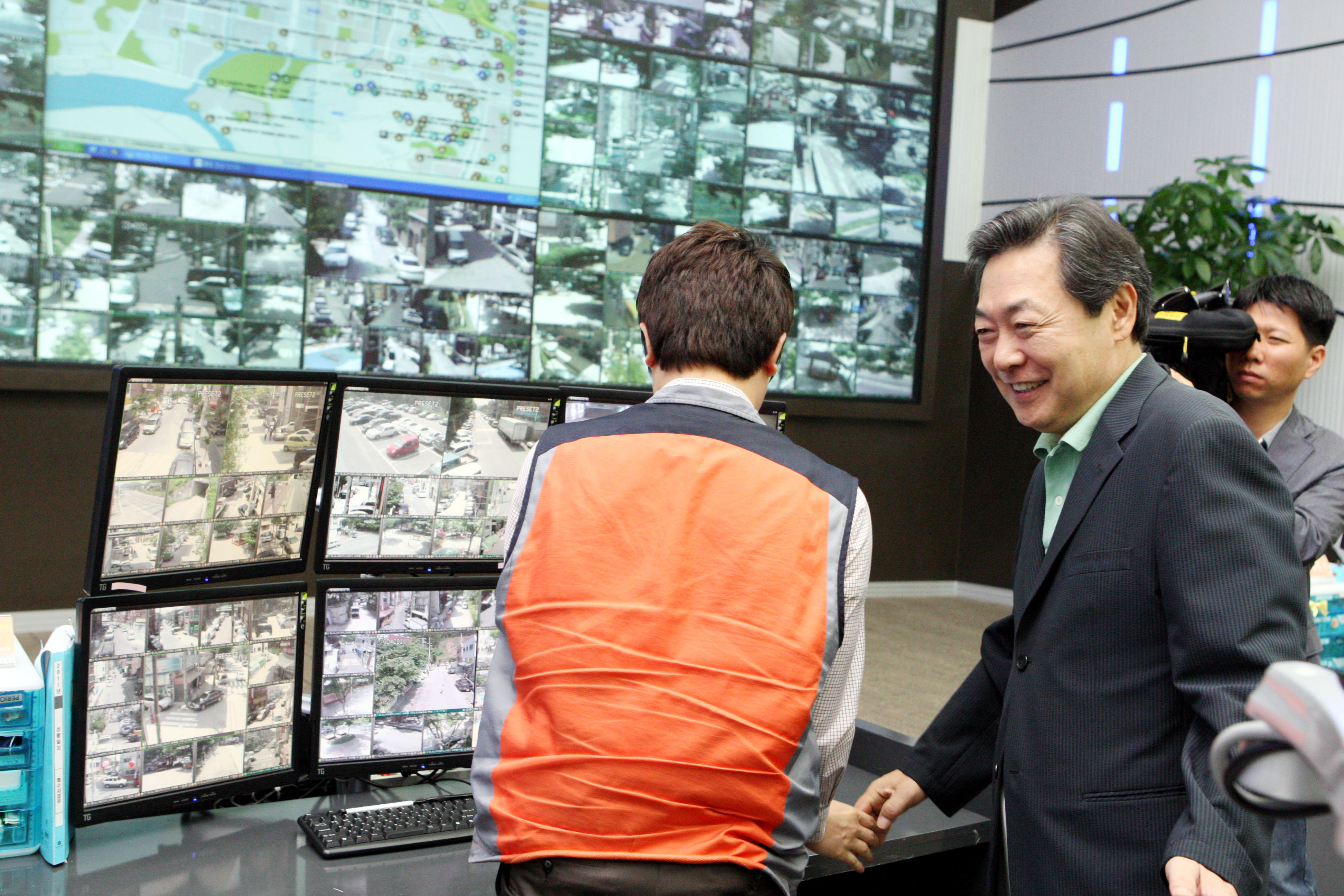 맹형규 장관, 안산 CCTV 통합관제센터 방문