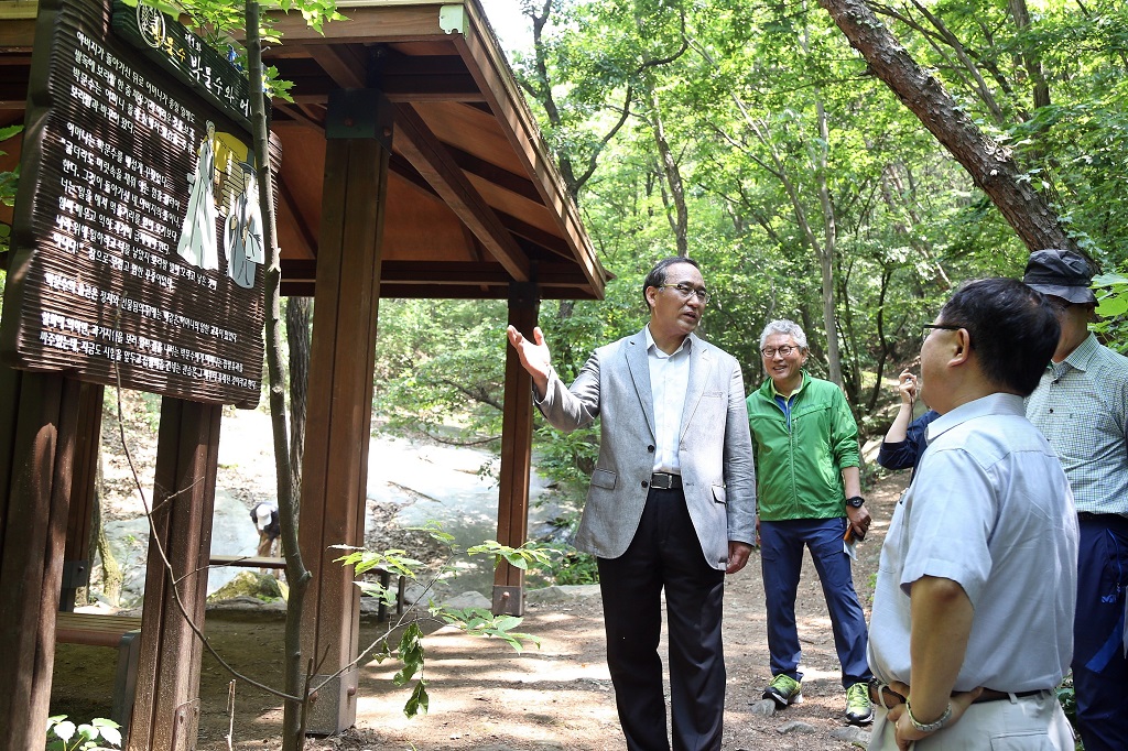 홍윤식 장관, 천안시 민생현장 방문