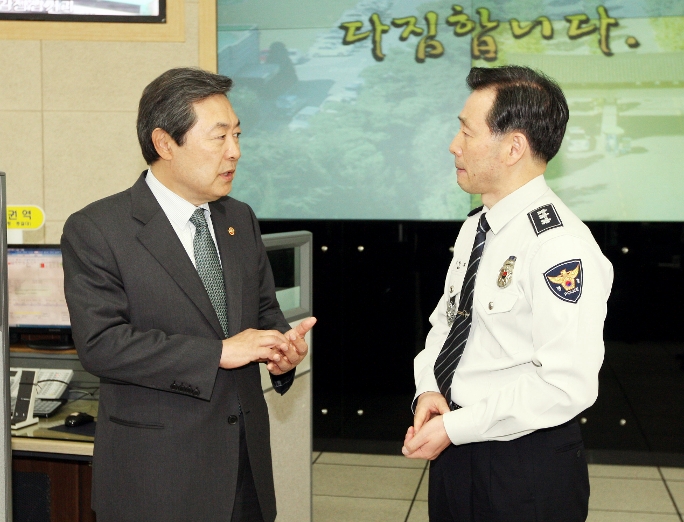맹형규 장관, 경기지방경찰청 112신고센터 방문
