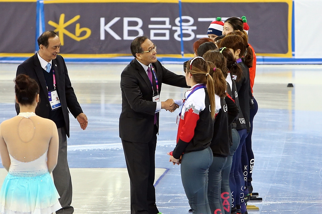 홍윤식 장관, 평창올림픽 테스트이벤트 시상식 수여