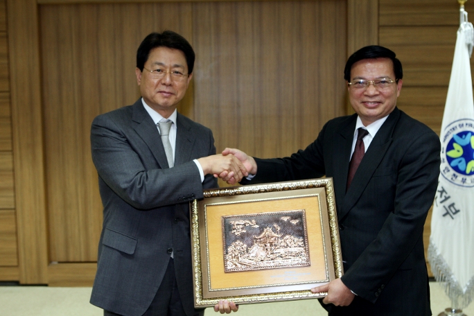 이달곤 장관, 'Tran Van Tuan' 베트남 내무부 장관 접견 