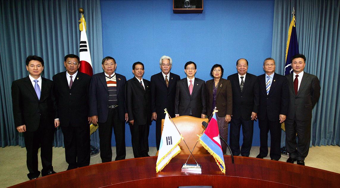 Cambodian delegation visits MOPAS