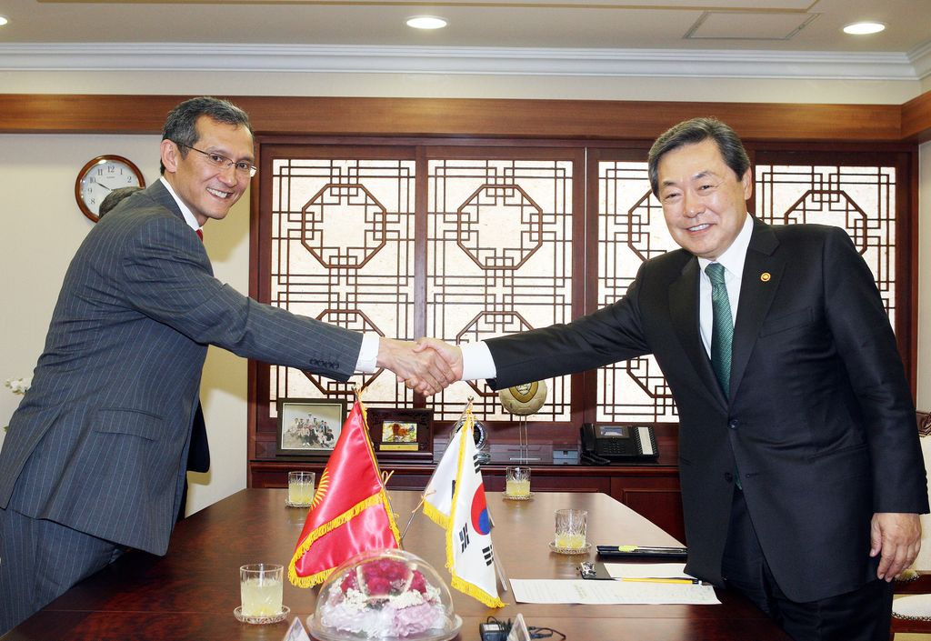 Minister Maeng meets Vice Prime Minister of Kyrgyz Republic