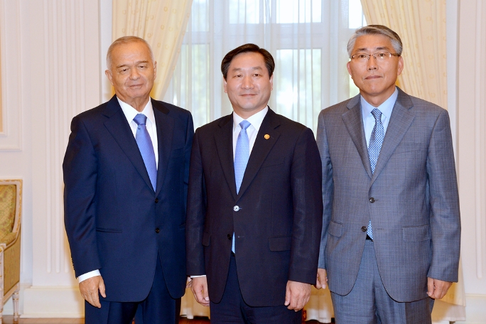 유정복 장관, 우즈베키스탄 대통령 접견 '전자정부 협력방안 논의' 