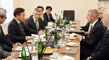 Minister of the Interior and Safety Yun Hojung Meets with Czech Prime Minister Andrej Babiš